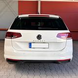 Volkswagen Passat 2.0 TDI SCR 90kW DSG - R-Line Design - VW Passat Gebrauchtwagen in Düsseldorf