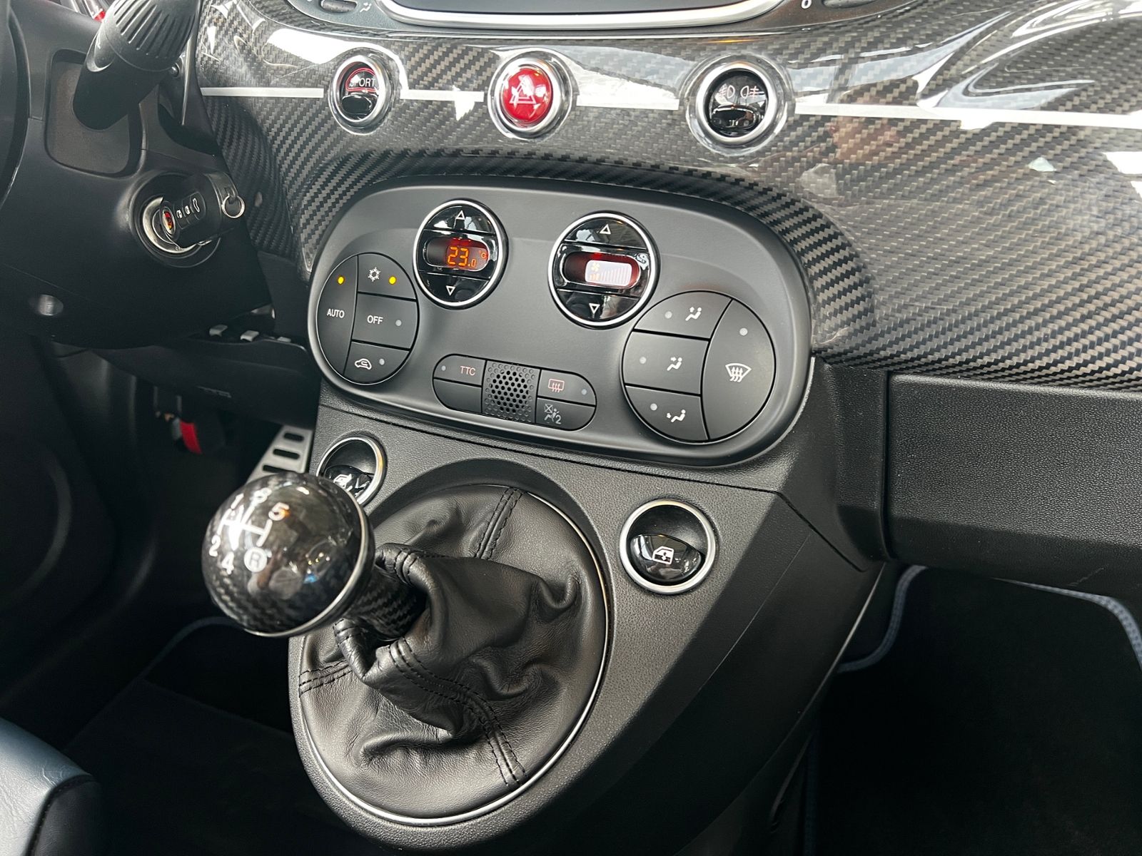 Fahrzeugabbildung Abarth 695 C Rivale 1.4 T-Jet NAVI