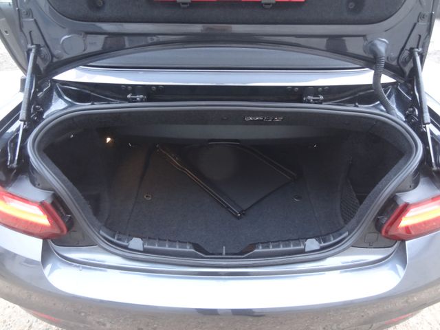 Fahrzeugabbildung BMW 230i M Sport/Leder/Navi/Kamera/Automatik/