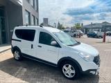 Dacia Dokker Stepway Celeb. CAMPER *SHZ,AHK,PDCh,RFK* - Dacia Gebrauchtwagen mit Schiebetür