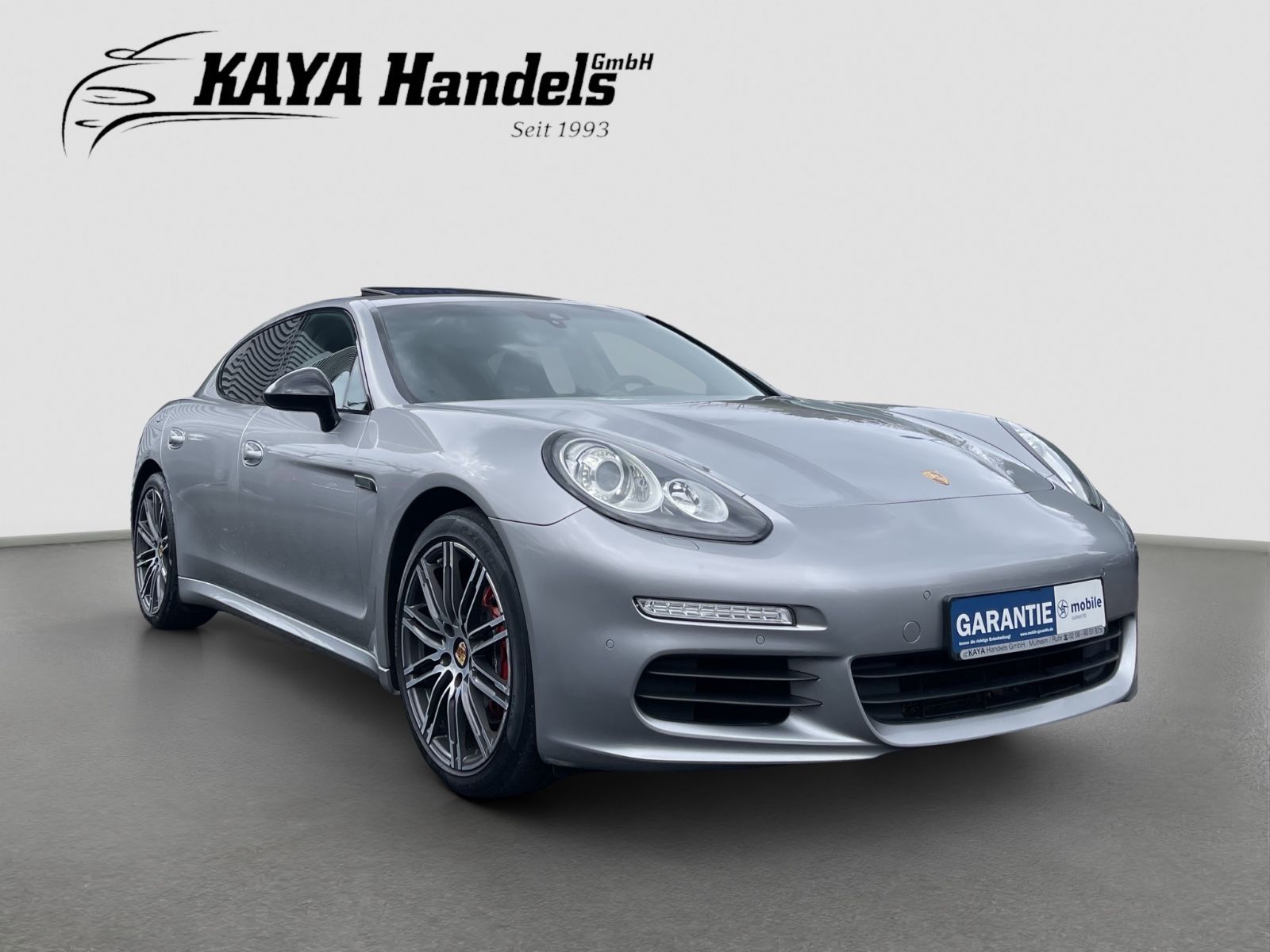 PORSCHE Panamera