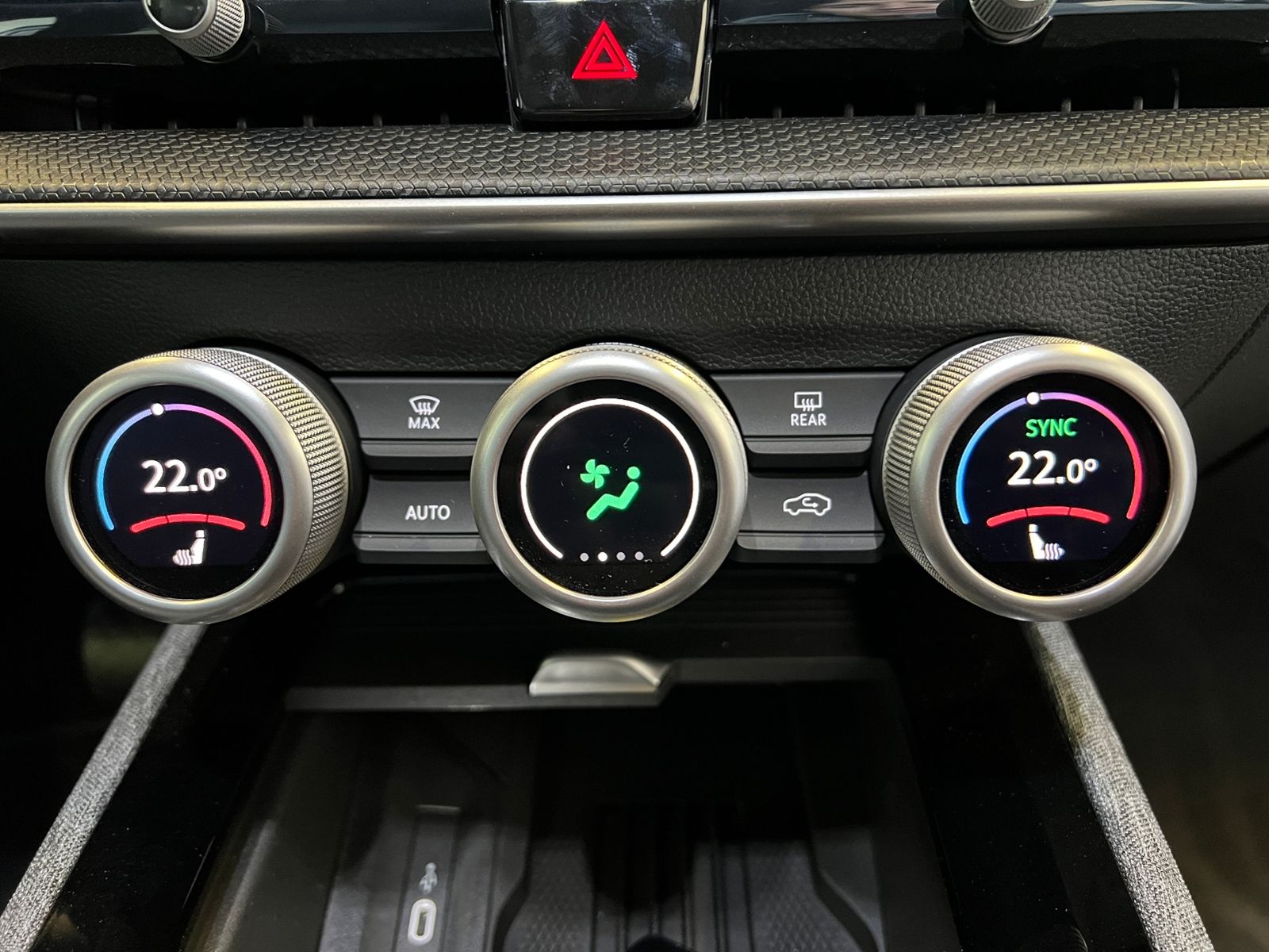 Fahrzeugabbildung SKODA Superb Combi Selection 1.5 TSI mHEV DSG *Vorb. A