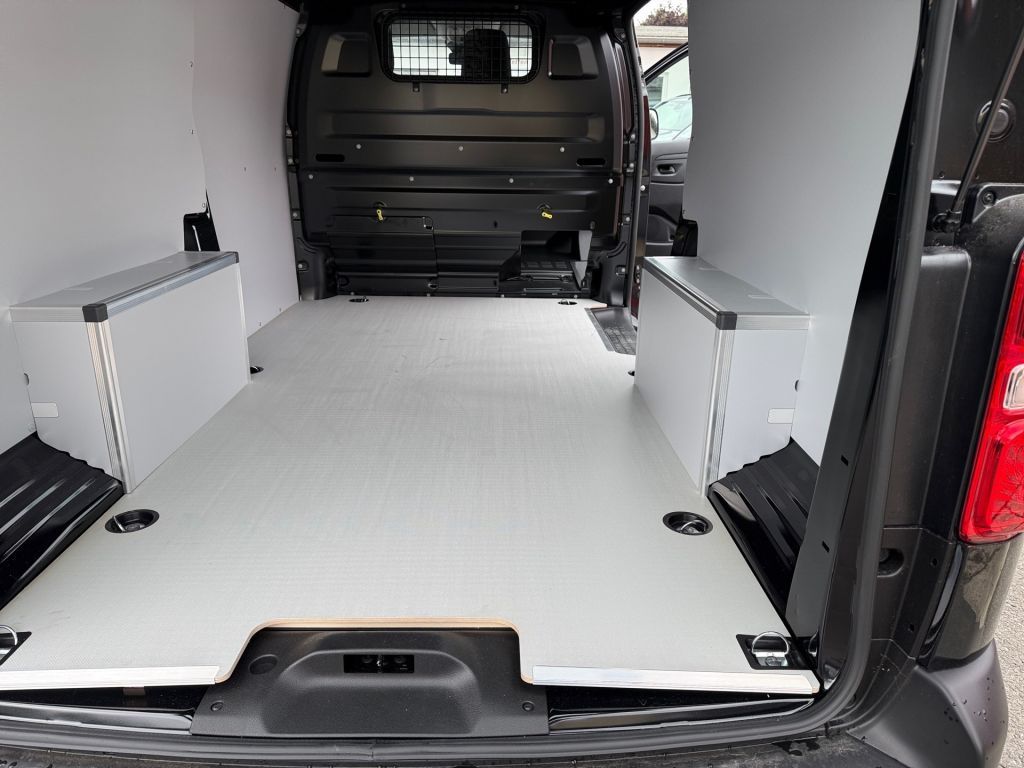 Fahrzeugabbildung Citroën Jumpy 2.2 Diesel 150 XL S&S Autm.
