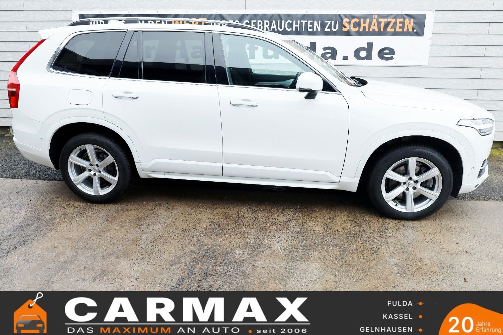 Fahrzeugabbildung Volvo XC90 Momentum AWD, Kamera, Navi, LED