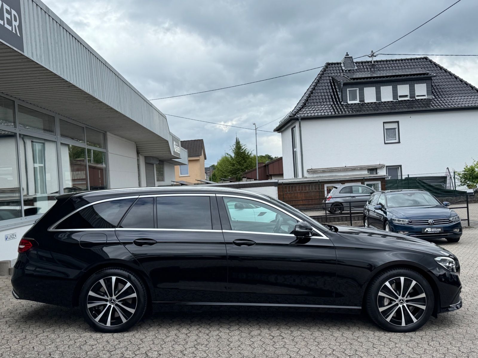Fahrzeugabbildung Mercedes-Benz E 300 de/Plug-in/Leder/Ambiente/LED/360°Cam/SHZ/