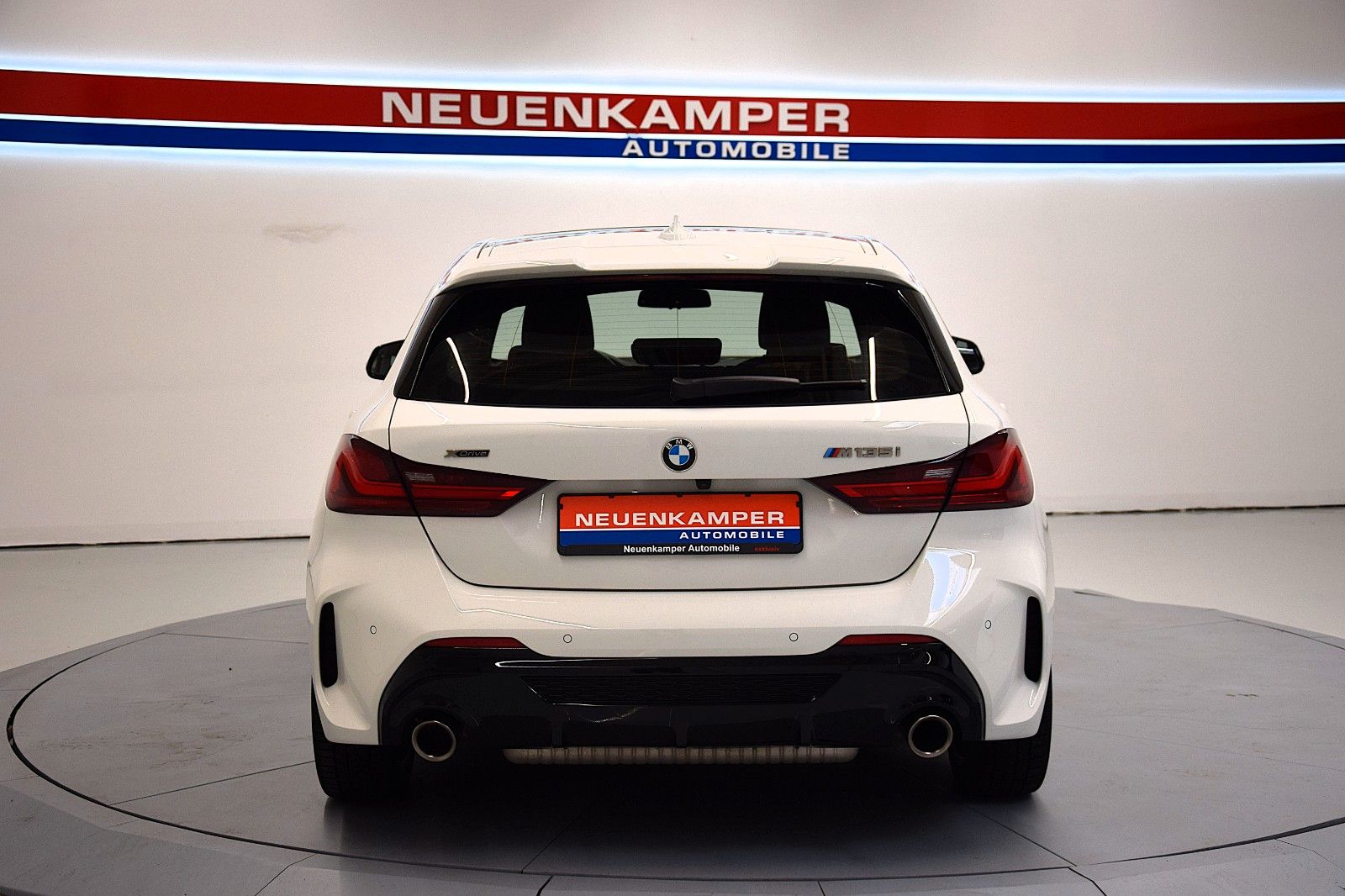 Fahrzeugabbildung BMW M135i xDrive Pano ACC HuD harman/karo NP 63.300€