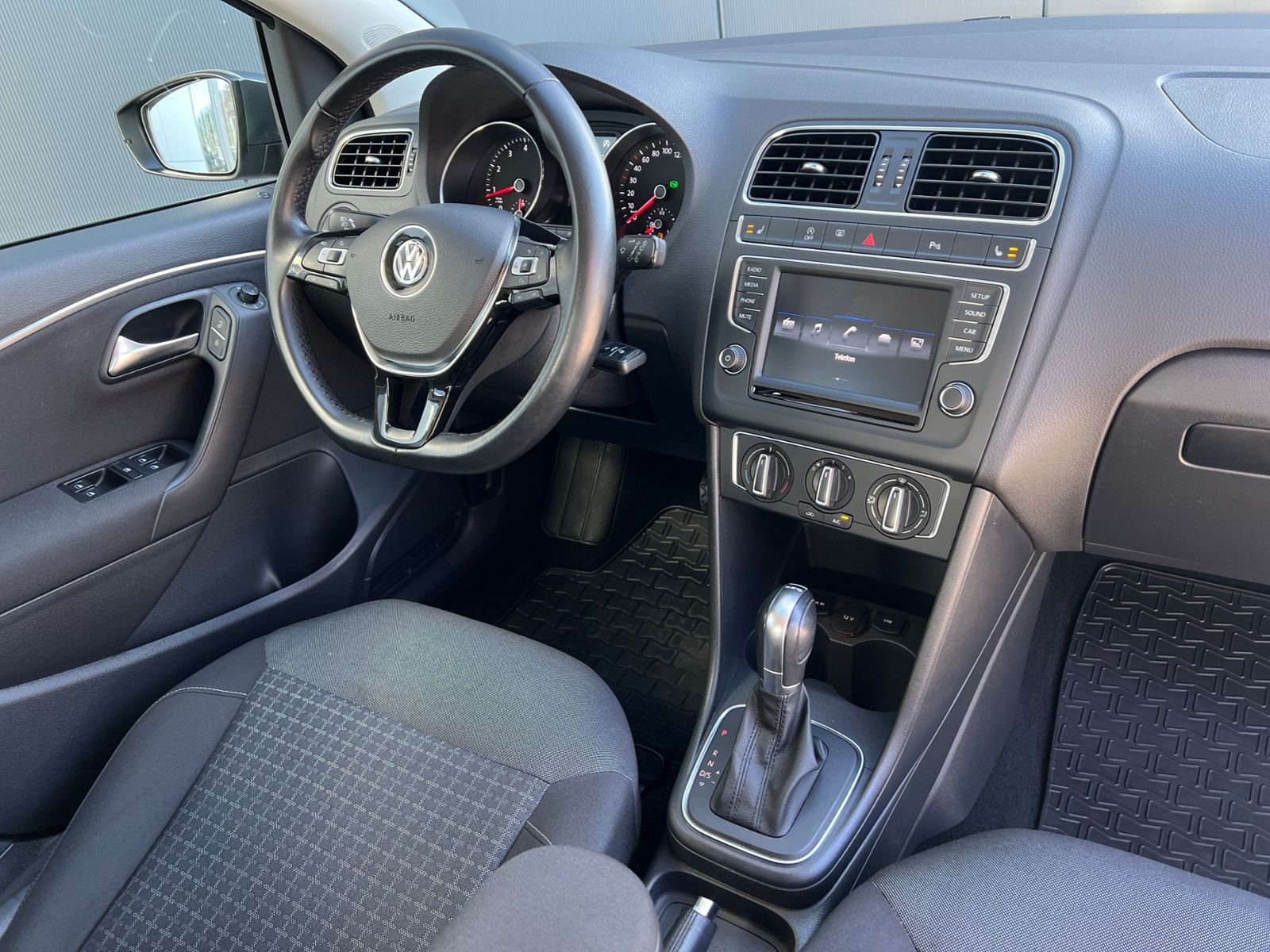 Fahrzeugabbildung Volkswagen Polo Comfortline 1.2 TSI DSG *Klima, Sitzhzg., P