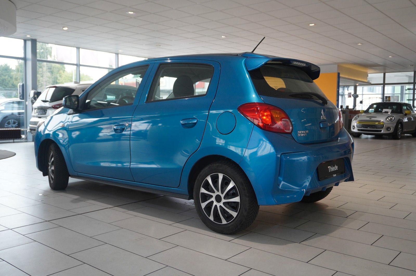 Fahrzeugabbildung Mitsubishi Space Star 1.2 SPIRIT 5-TÜR KLIMA/USB/CD/TÜV-NEU