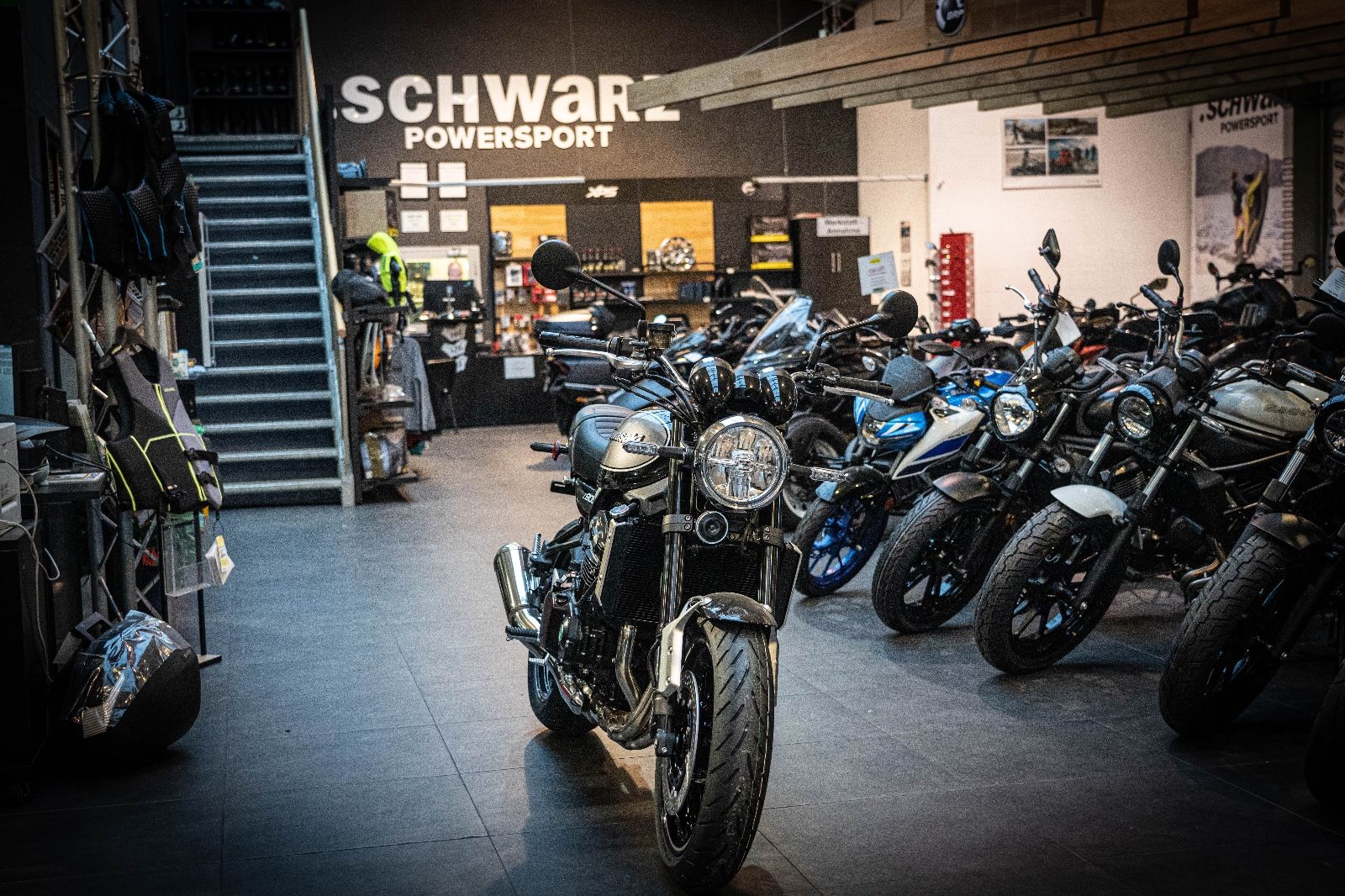 Fahrzeugabbildung Kawasaki Z 900 RS Tageszulassung   4 Jahre Garantie
