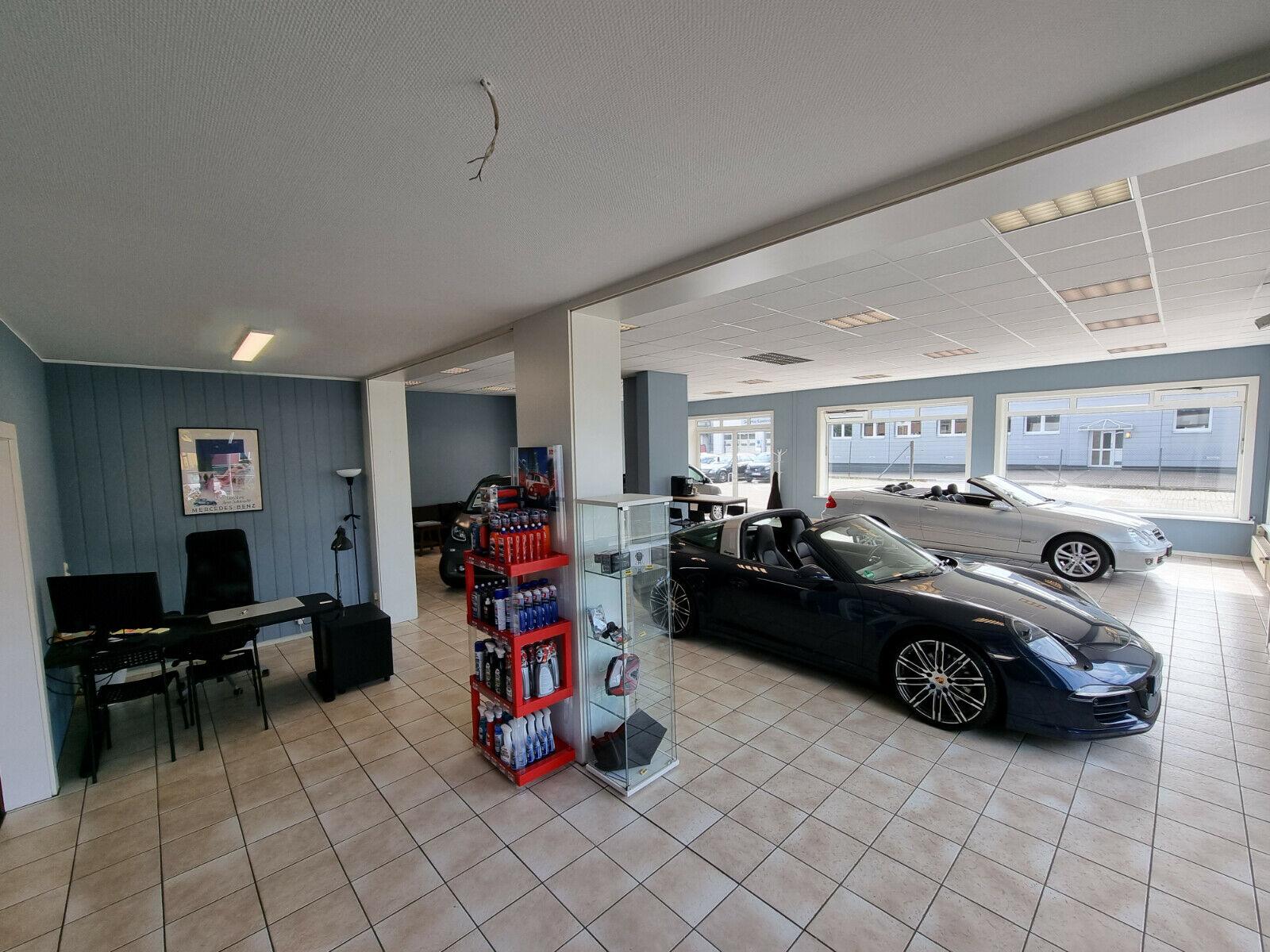 showroom-image-top