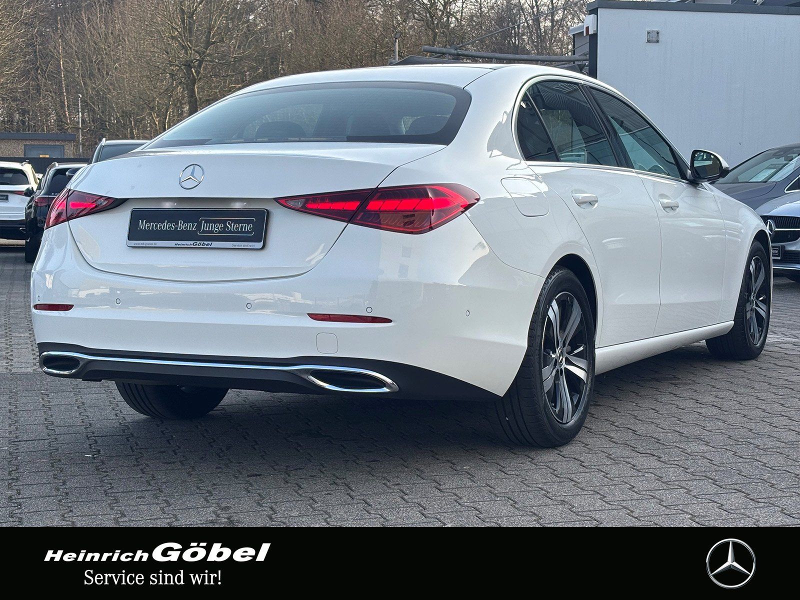 Fahrzeugabbildung Mercedes-Benz C 200 AVANTGARDE*TOTWINKEL*KAMERA*LED*SPURHALTE