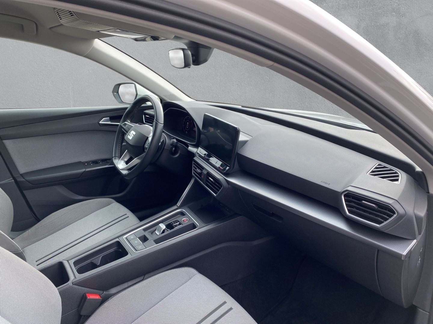 Fahrzeugabbildung SEAT Leon Sportstourer Style Navi Digitales Cockpit L