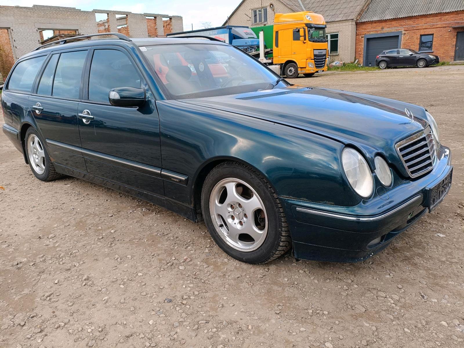 Mercedes-Benz E 270