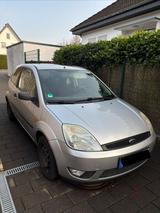 Ford Fiesta Mk5 - Ford Fiesta aus 2003 mit Diesel-Antrieb