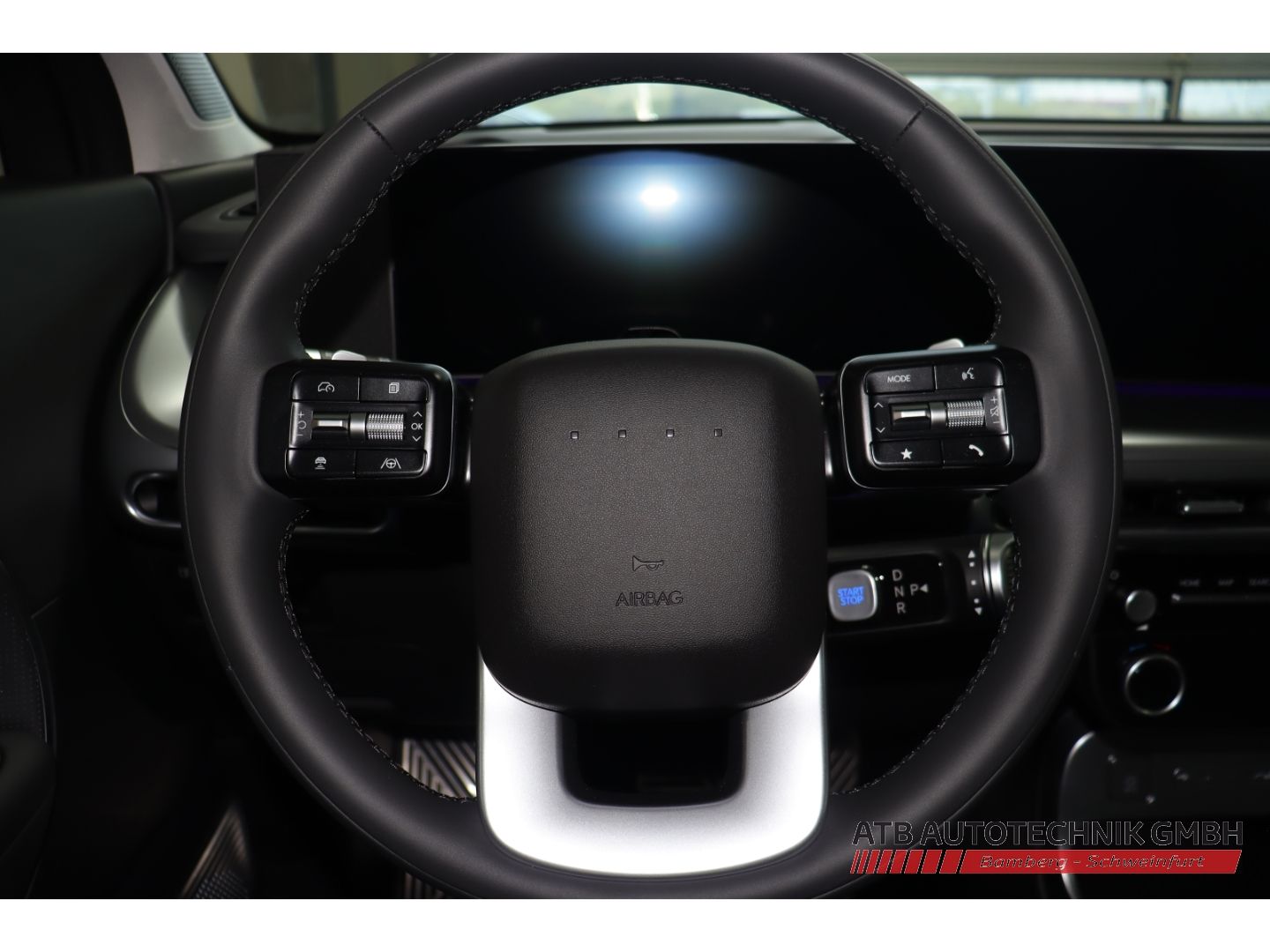 Fahrzeugabbildung Hyundai IONIQ 9 6-Sitzer MY26 UNIQ 110 kWh 307 PS PANO-D