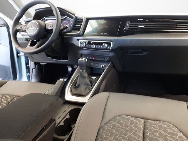 Fahrzeugabbildung Audi A1 Sportback 25TFSI advanced SHZ LED PDC 17"