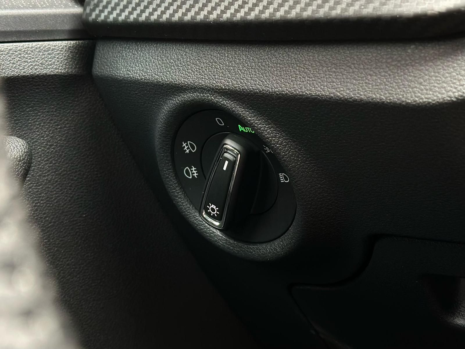 SKODA Scala 1.0TSI MONTE CARLO MATRIX#AHK#KEYLESS#SPUR - Image 19