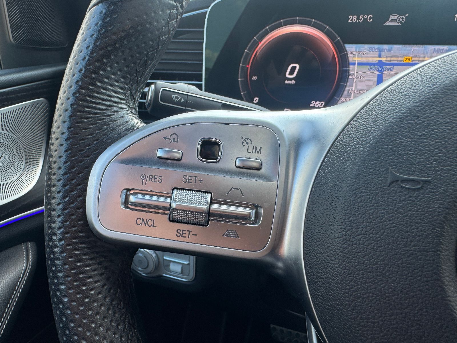 Fahrzeugabbildung Mercedes-Benz GLE 400 d Coupe AMG LINE PANO AIRMATIC 21 ZOLL
