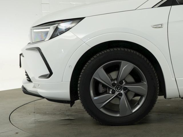 Grandland ELEGANCE AT+LED MATRIX+NAVI+360 GRAD K