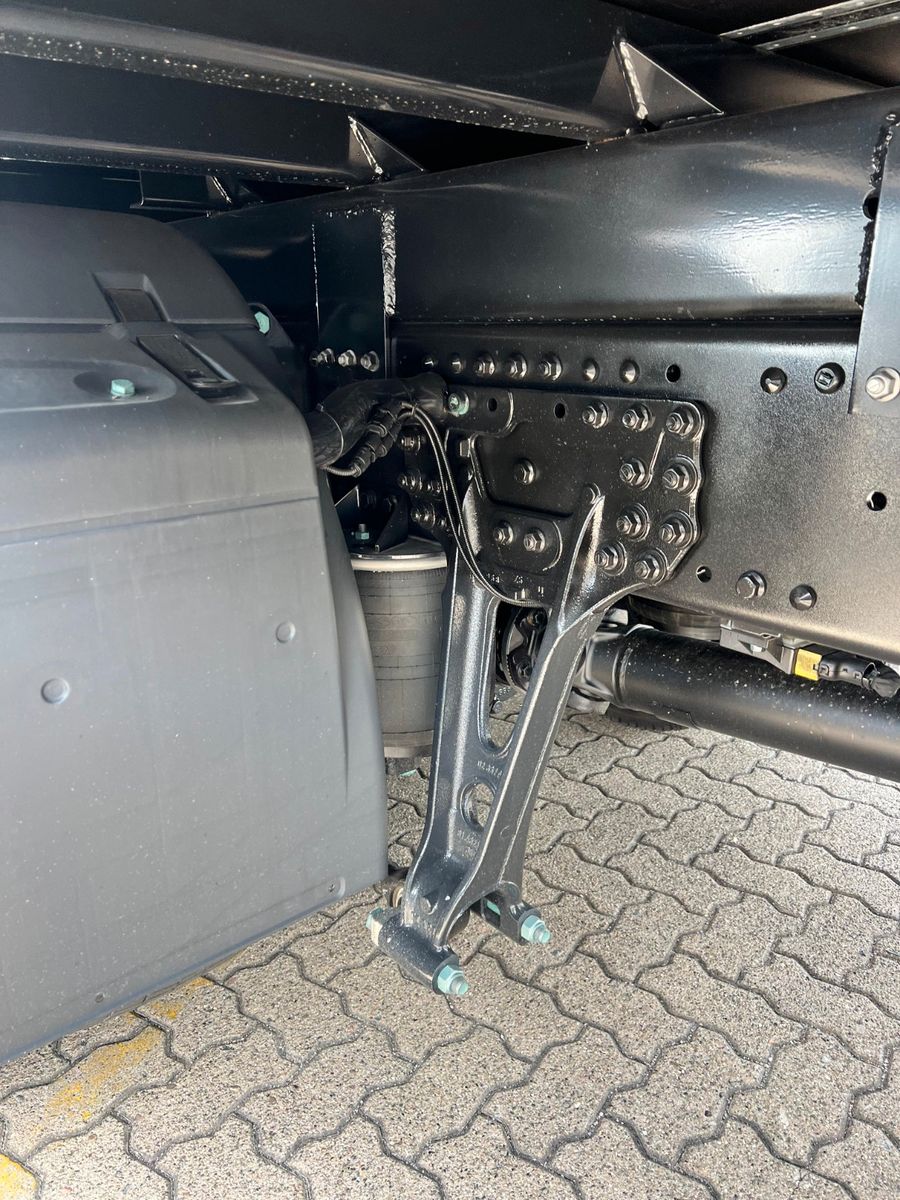 Fahrzeugabbildung MAN 26.480 6x2-4 LL CH