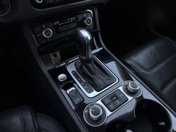 Volkswagen Touareg - 12