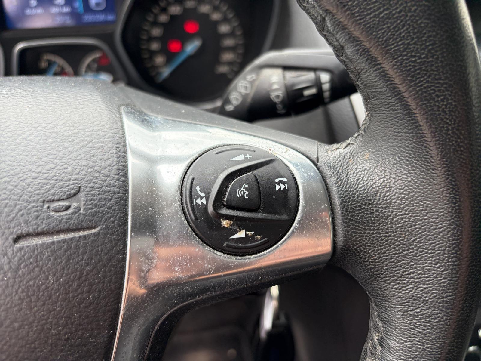 Ford Focus 2013 — photo 21