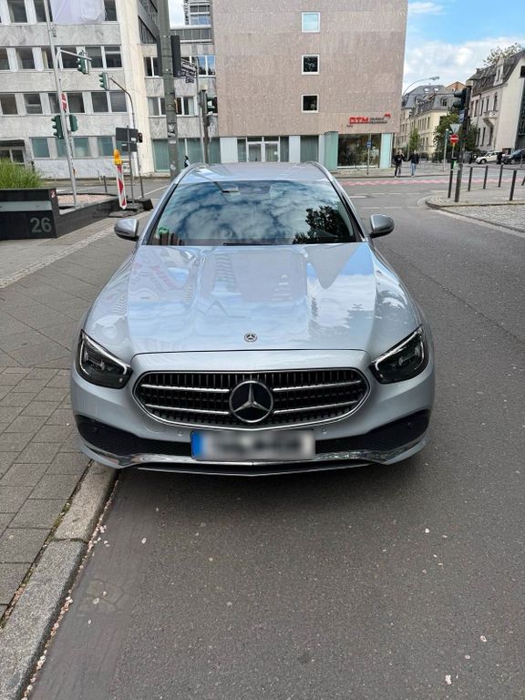 Image of Mercedes-Benz E 220