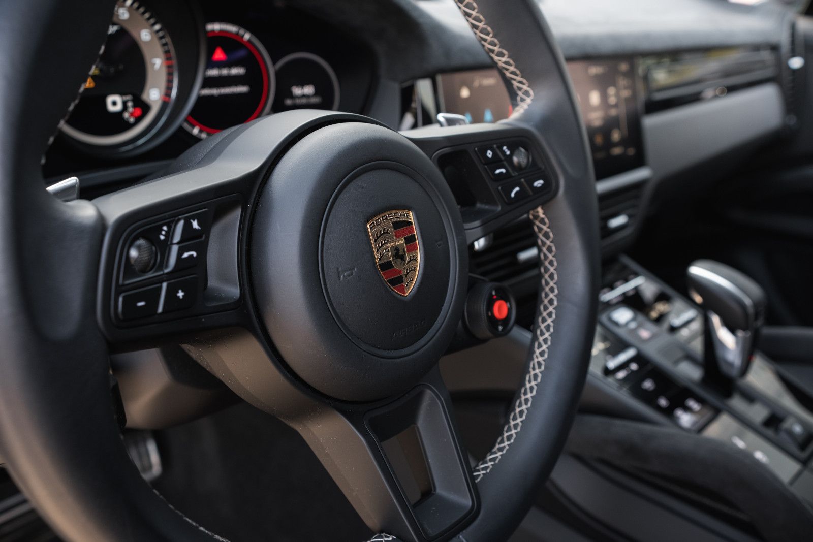Fahrzeugabbildung Porsche Cayenne Coupe Turbo GT-Burmester-Keramik-1.Hand