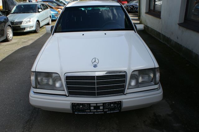 Mercedes-Benz E 300 Turbo Diesel