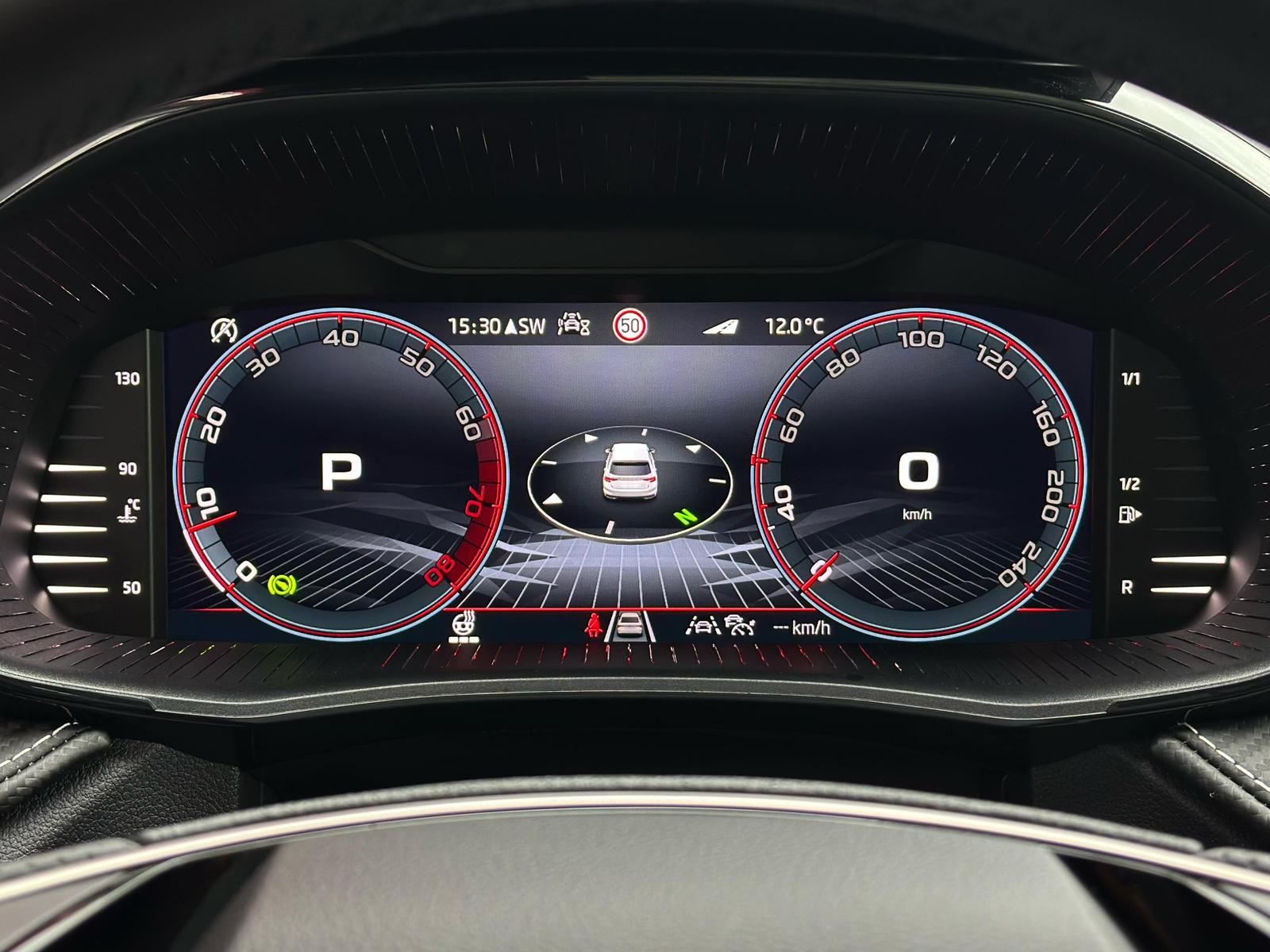 SKODA Fabia 1.5TSI MONTE CARLO LED#ACC#SPUR#PANO#CAM - Image 12
