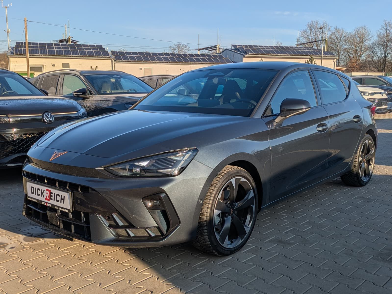 Fahrzeugabbildung CUPRA Leon 1.5 eTSI EDGE DSG*ACC*KAM*18"5JGARANTIE