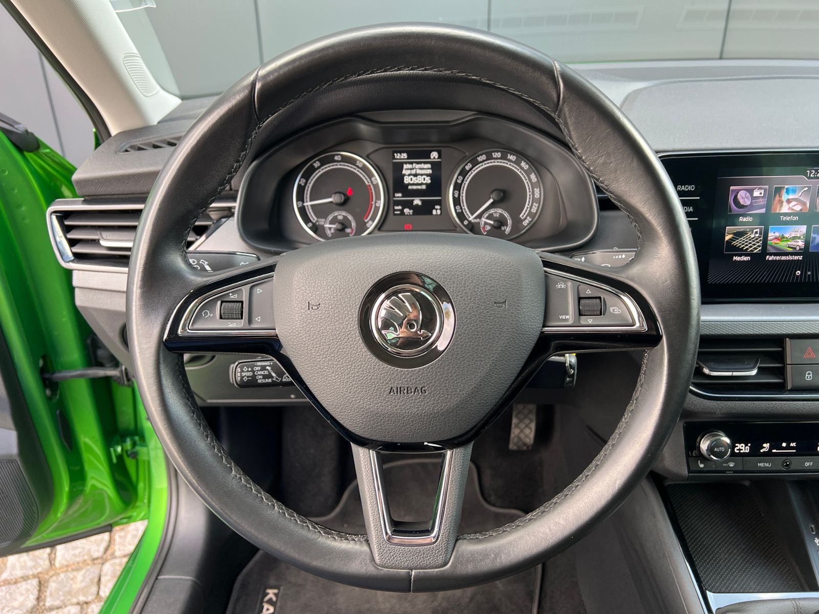 Fahrzeugabbildung SKODA Kamiq Ambition 1.0 TSI * AHK, LED, ACC, SmartLin