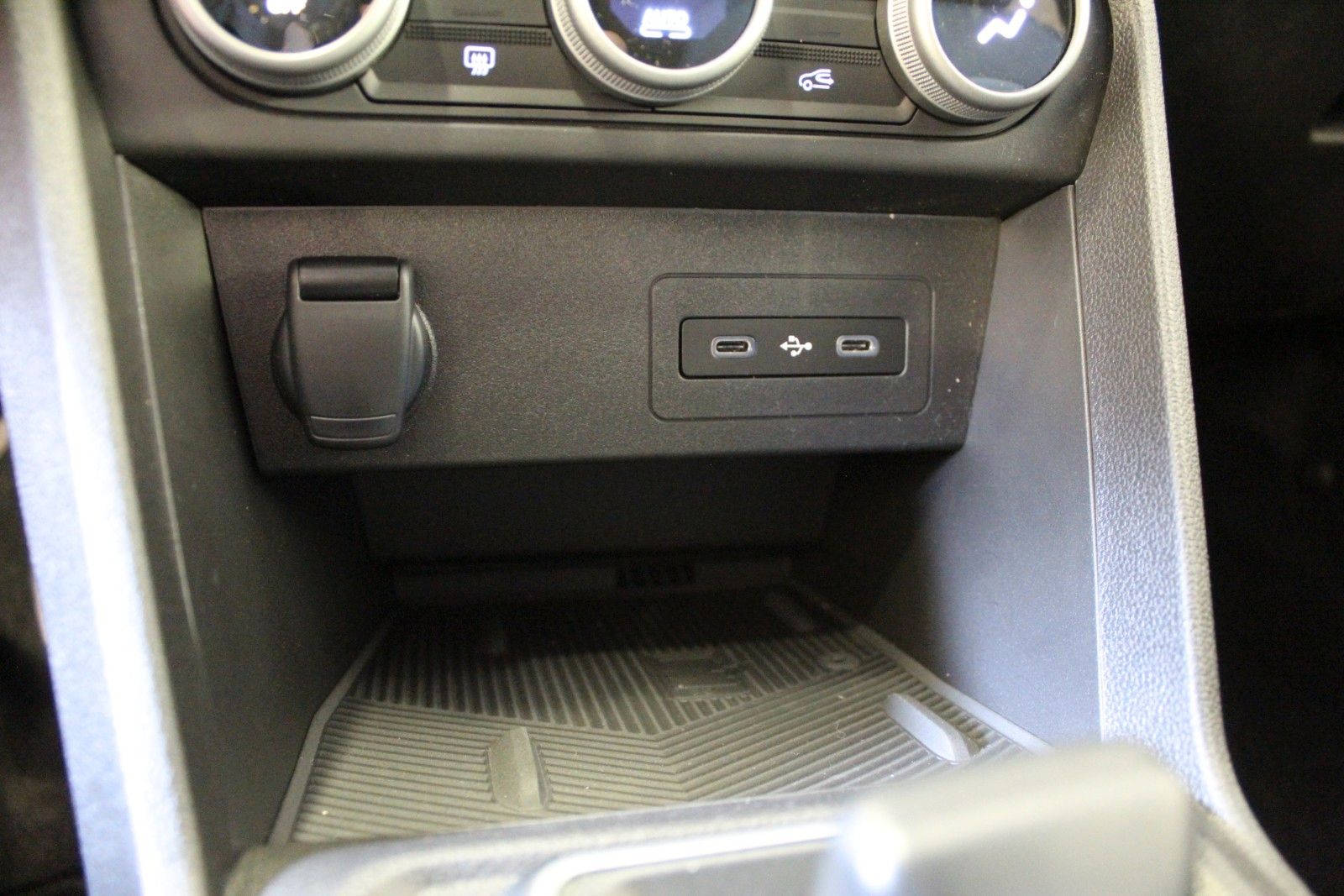 Fahrzeugabbildung Dacia Jogger Hybrid 155 Journey 7-Sitzer MY 2026