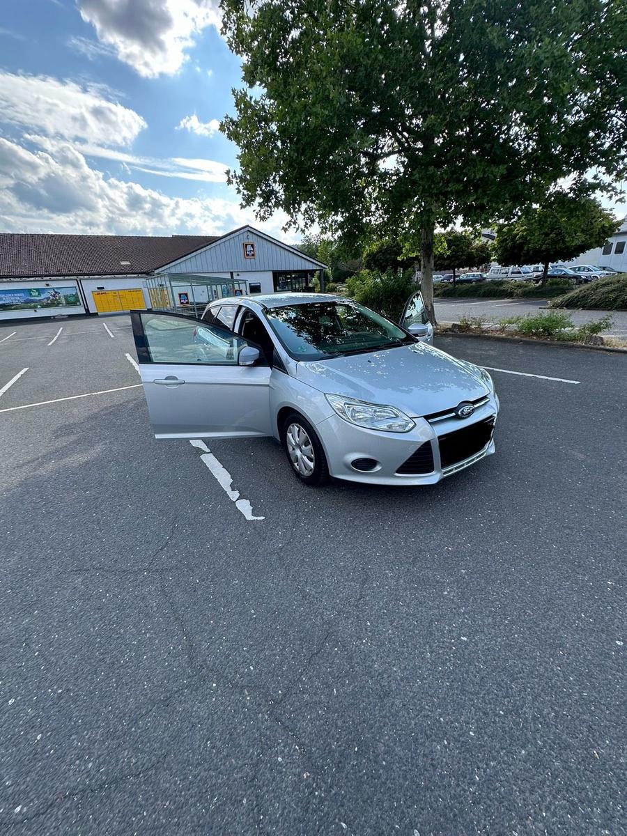 Ford Focus 2012 — photo 10