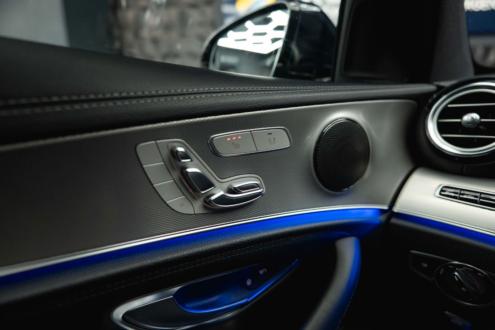 Fahrzeugabbildung Mercedes-Benz E 63 AMG 4Matic+ Night-Paket Drivers Package LED