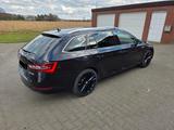 Skoda Superb Kombi 1,8 TSI, Pano, AHK, Service NEU - Skoda Superb mit Benzin-Antrieb: Kombi, 1.8