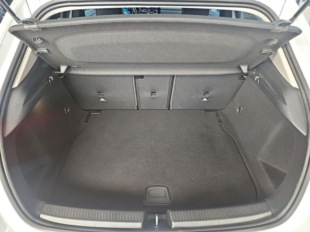 Fahrzeugabbildung Mercedes-Benz A 180 Progressive Night Navi LED Tempomat SHZ