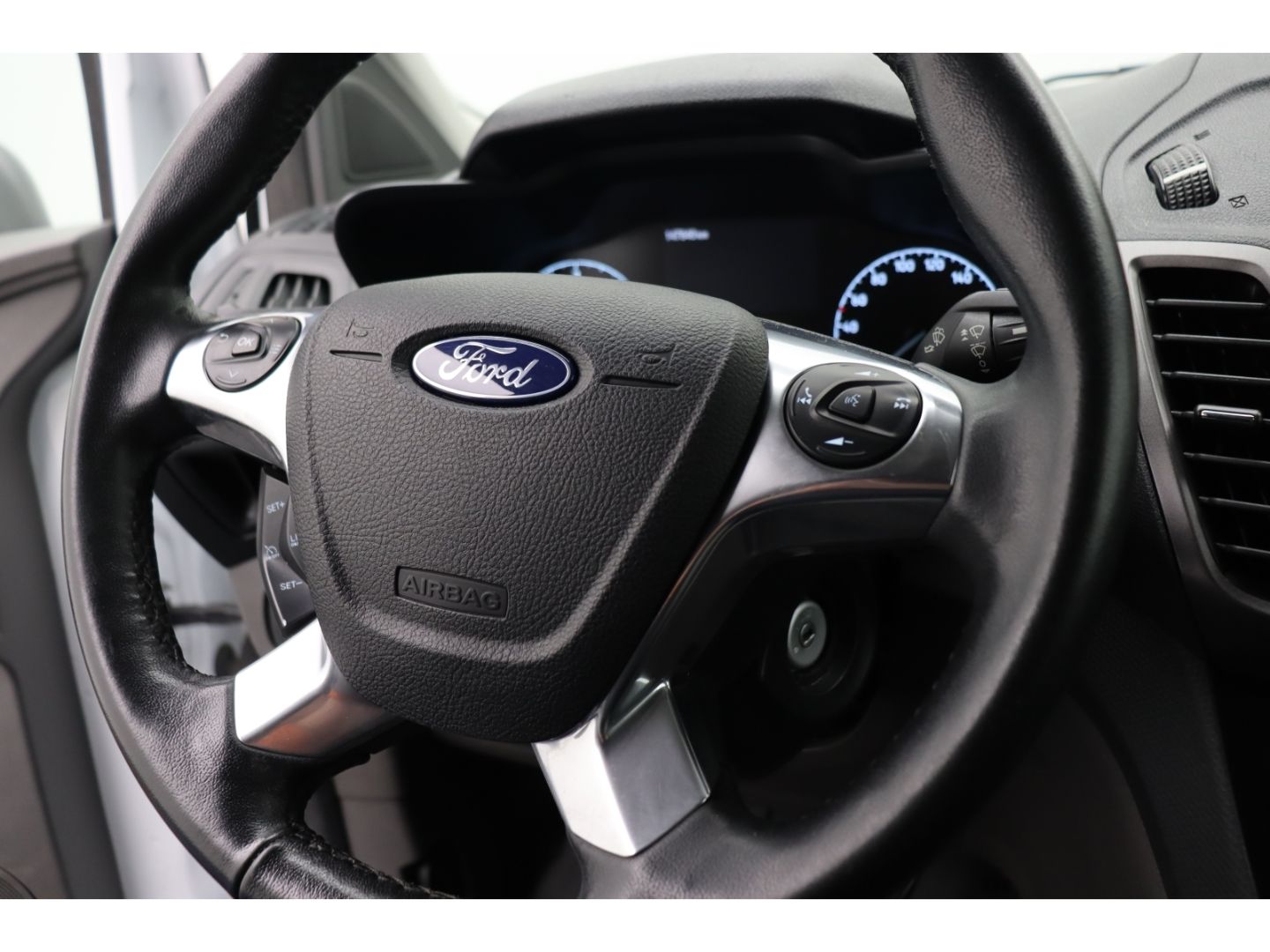 Fahrzeugabbildung Ford Transit Connect 1.5 TDCi Kasten Trend AHK PDC