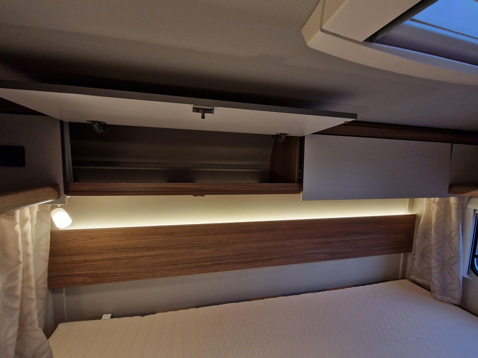 Fahrzeugabbildung Weinsberg CaraHome 650 DG