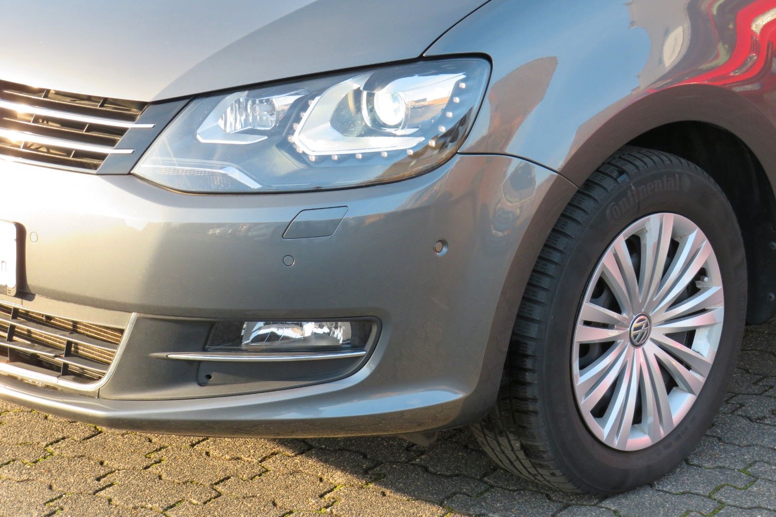 Fahrzeugabbildung Volkswagen Sharan Highline TDI DSG 7-S XENON ACC AHK "VOLL"