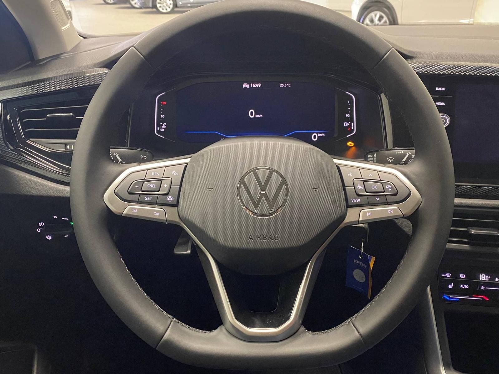 Fahrzeugabbildung Volkswagen Polo 1.0 TSI Life APP+KLIMA+KAMERA+PDC+SITZHEI++