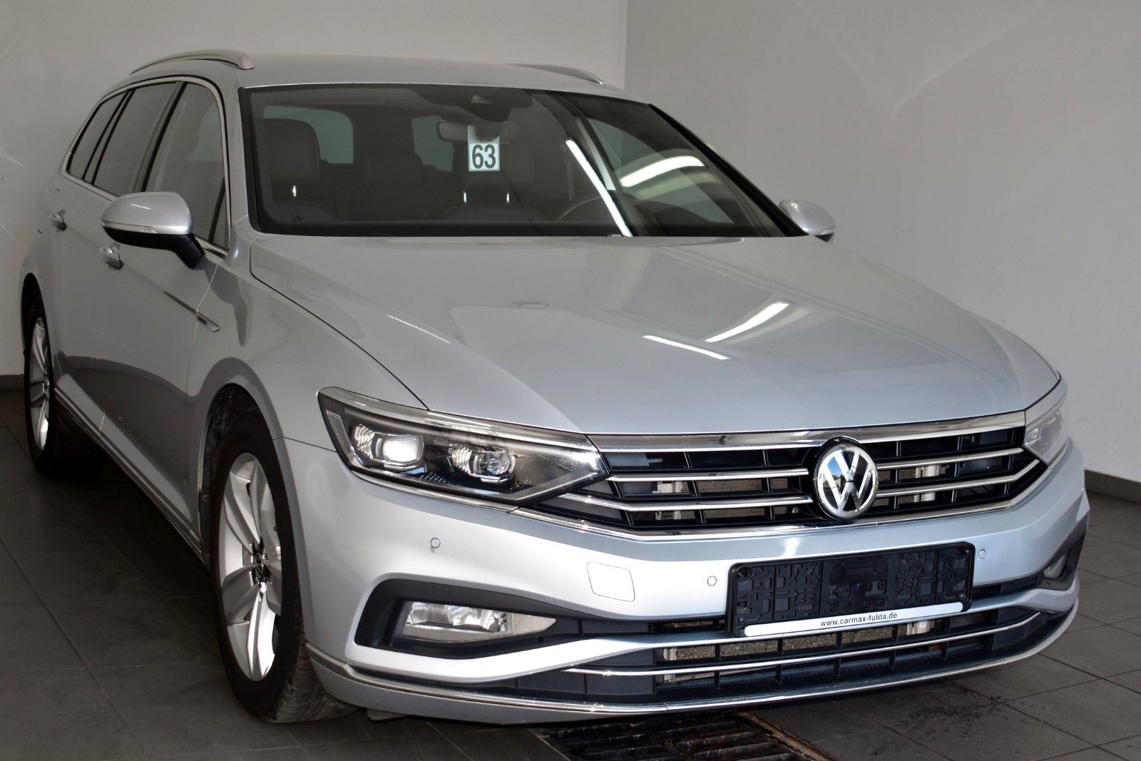 Fahrzeugabbildung Volkswagen Passat Variant R Line 4M T.Leder,Navi,Matrix-LED