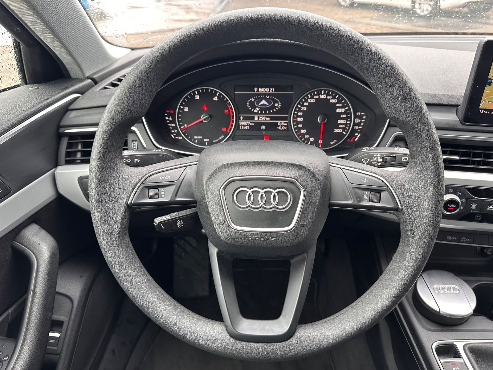 Fahrzeugabbildung Audi A4 Avant 2.0 TDI BiXenon/GRA/Navi/PDC/eHeck