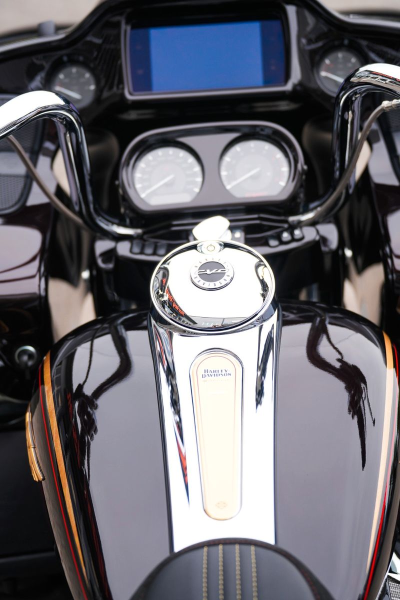 Fahrzeugabbildung Harley-Davidson FLTRKSE CVO Road Glide Ltd - 120th Anniversary