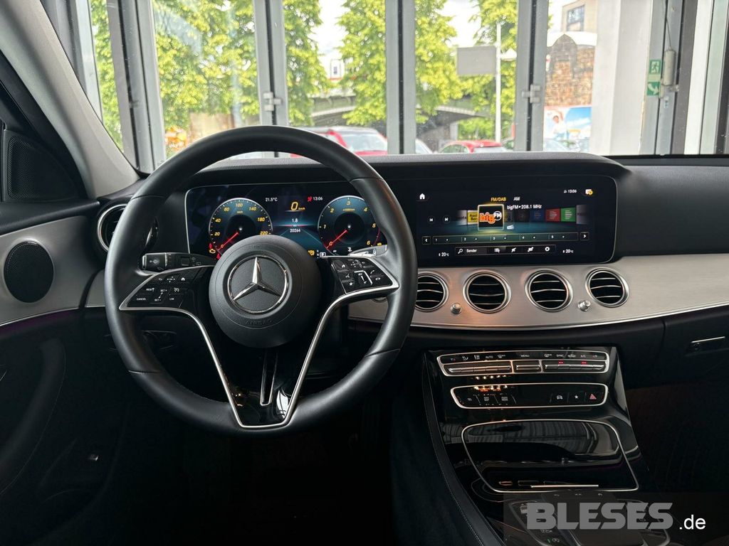 MERCEDES-BENZ E 220 – Bild 10