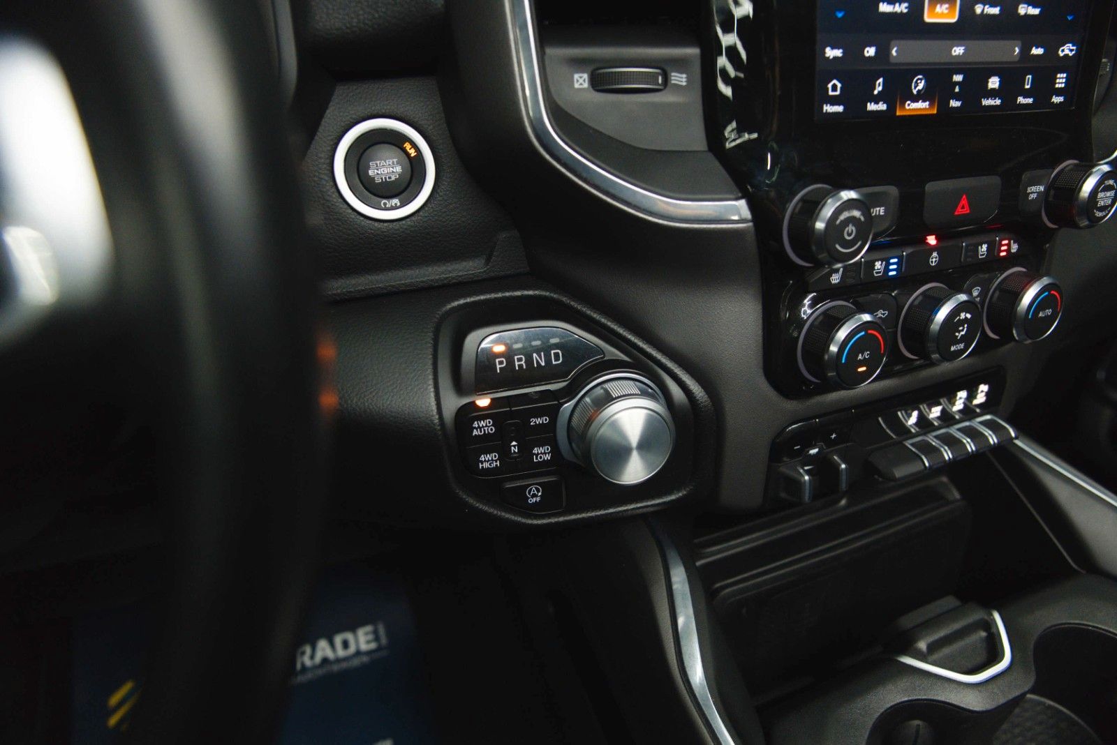 Fahrzeugabbildung Dodge RAM 5.7 V8 HEMI 4x4 Night LARAMIE LONGBED 19%
