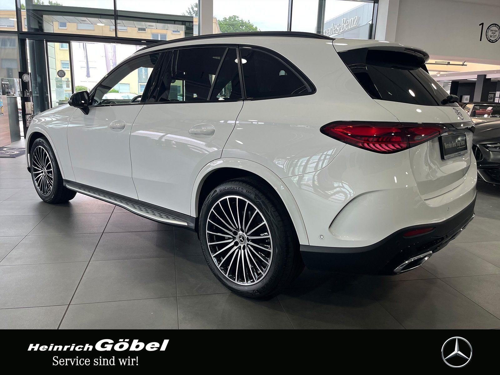 Fahrzeugabbildung Mercedes-Benz GLC 300 d 4M AMG+PANO+AHK+DIGITAL.L+NIGHT+WINTER