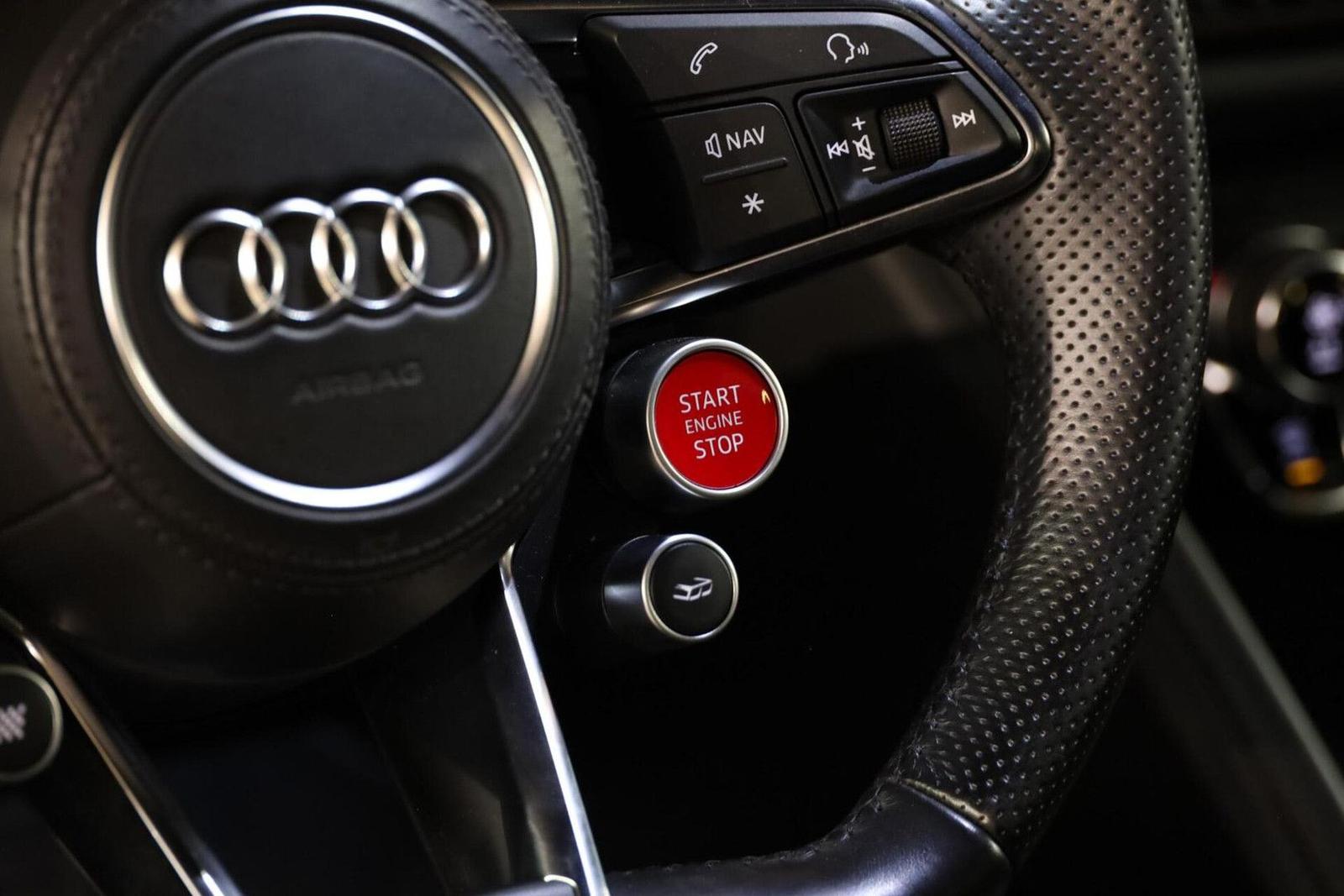 AUDI R8 5.2 V10 FSI QUATTRO