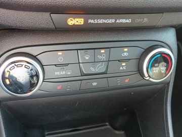 Ford Fiesta Titanium *KLIMA* *RÜCKFAHRKAMERA* *FRONTS