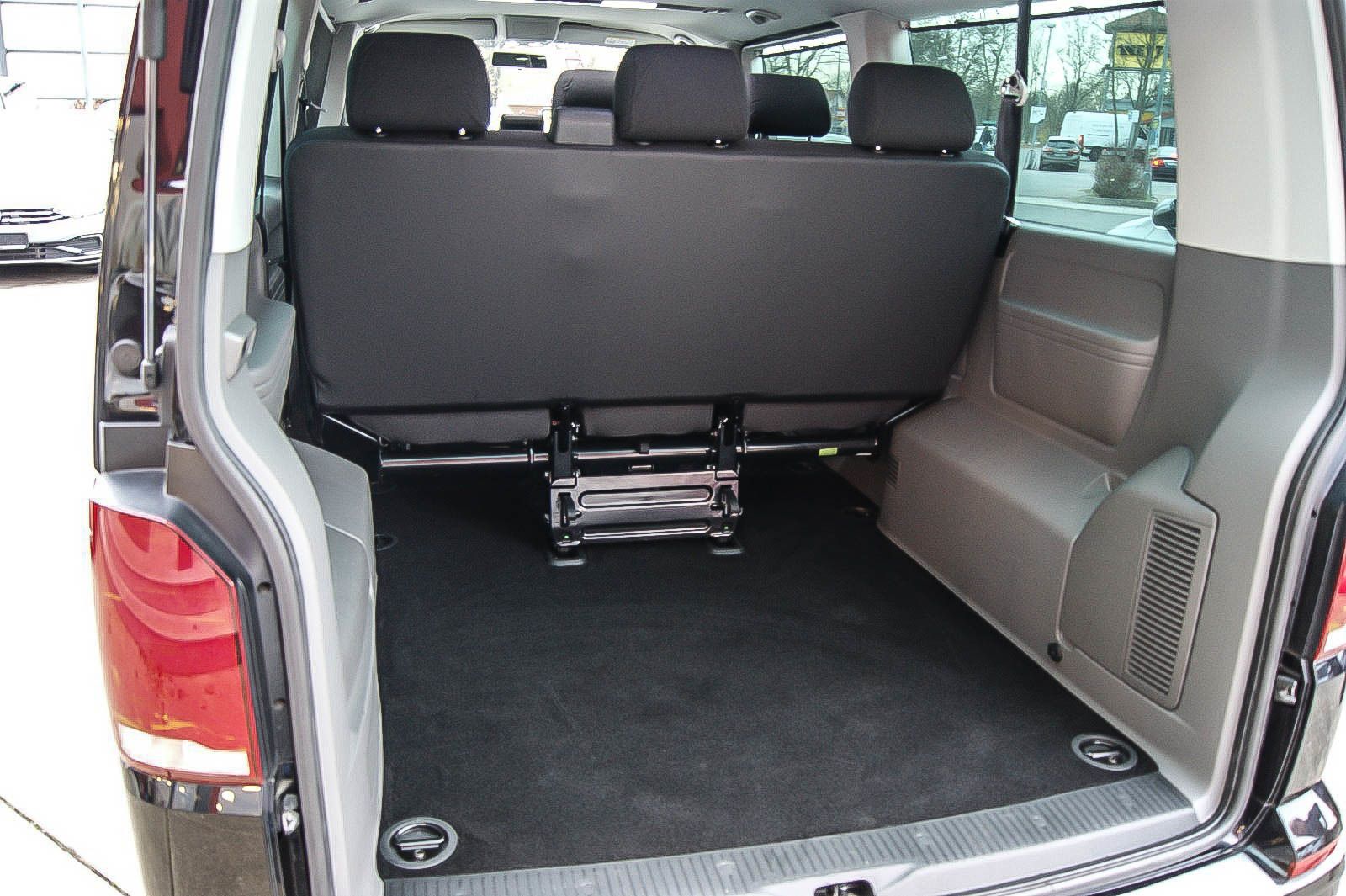 Fahrzeugabbildung Volkswagen T6.1 Caravelle lang 20TDI DSG 8-Sitze NAVI SIHZG